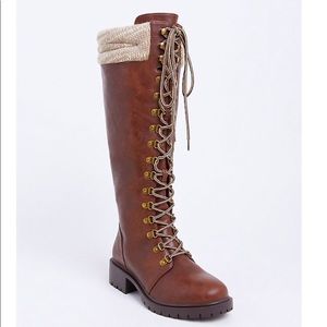 EUC Torrid Tall Lace-Up Boots with Sweater Cuff